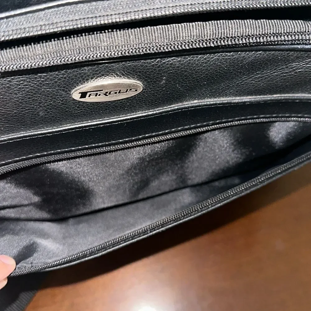 TARGUS Black Tech Padded Faux Leather Laptop Travel Bag with a Crossbody Strap
